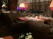 Selfie, ресторан